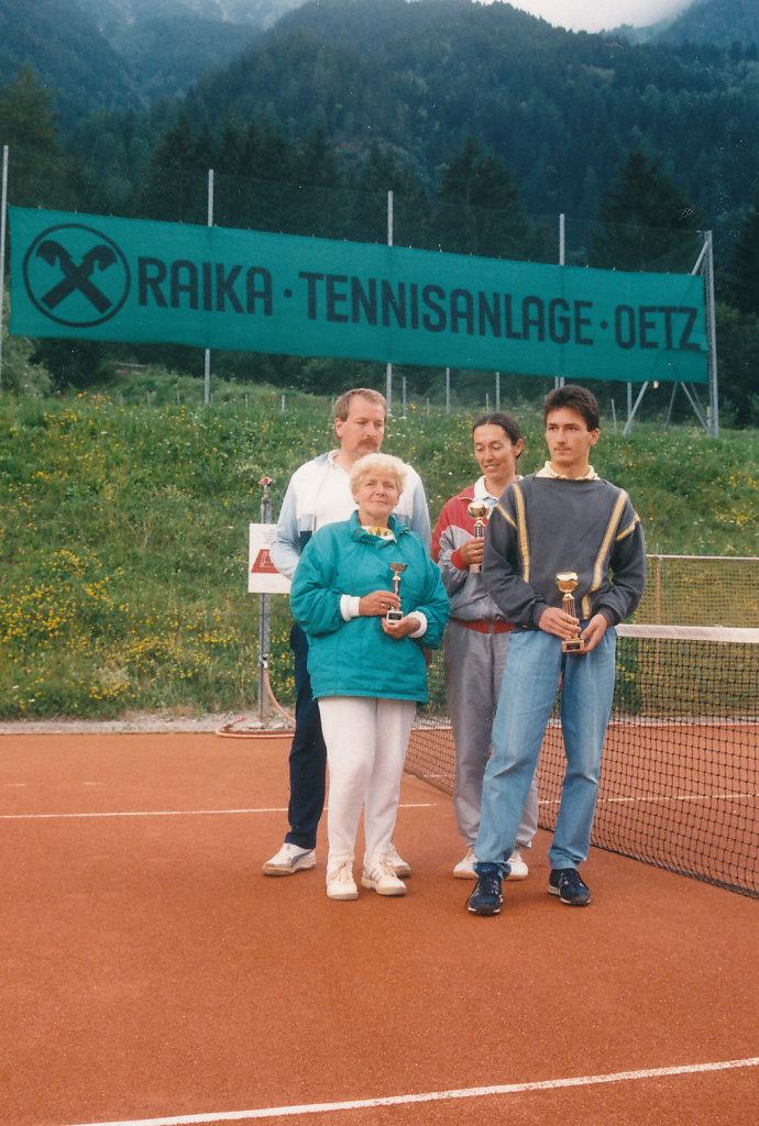 tennis-07-1987-0008.jpg