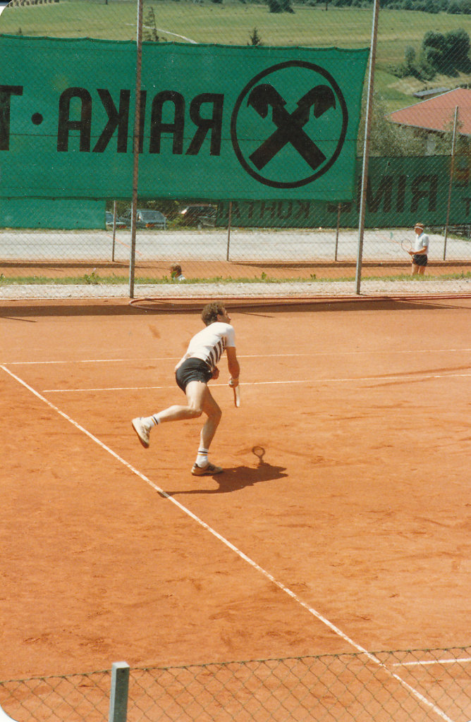 tennis85-90-0002.jpg