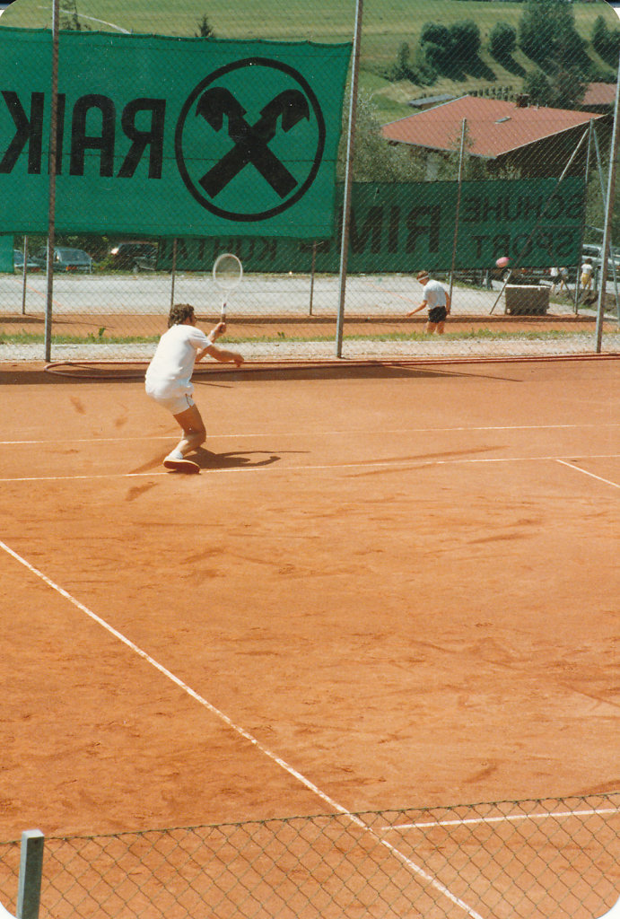 tennis85-90-0005.jpg