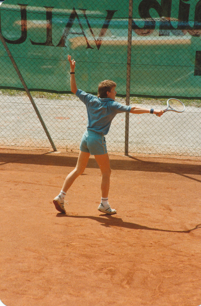 tennis85-90-0006.jpg