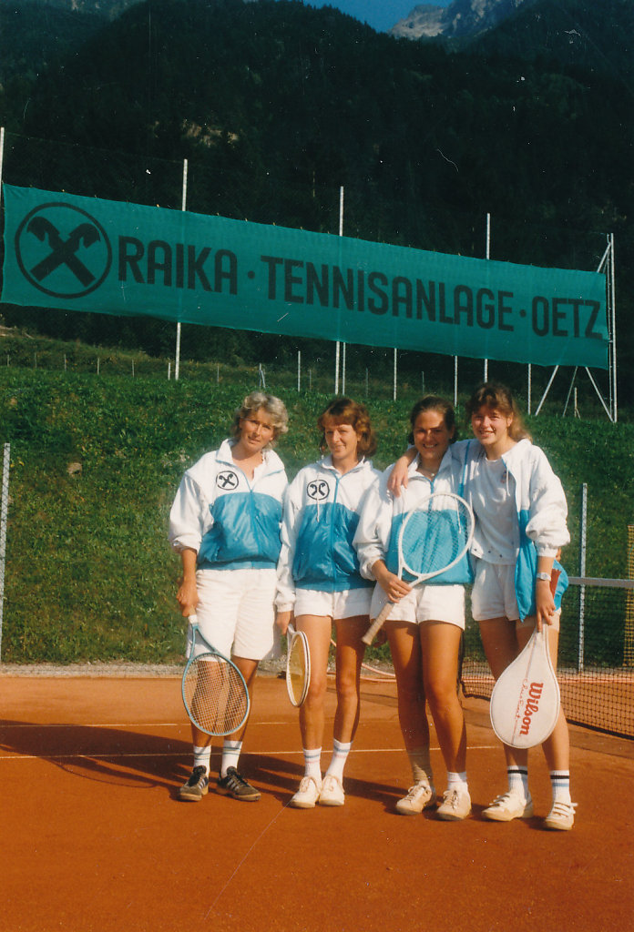 tennis85-90-0010.jpg